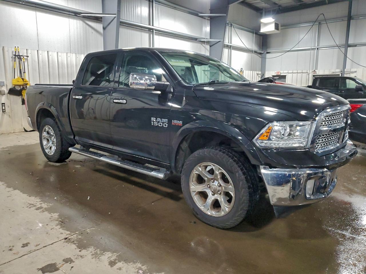 Ram 1500 Laramie Image 4