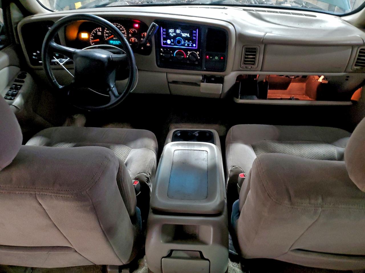 Chevrolet Suburban K1500 Image 5