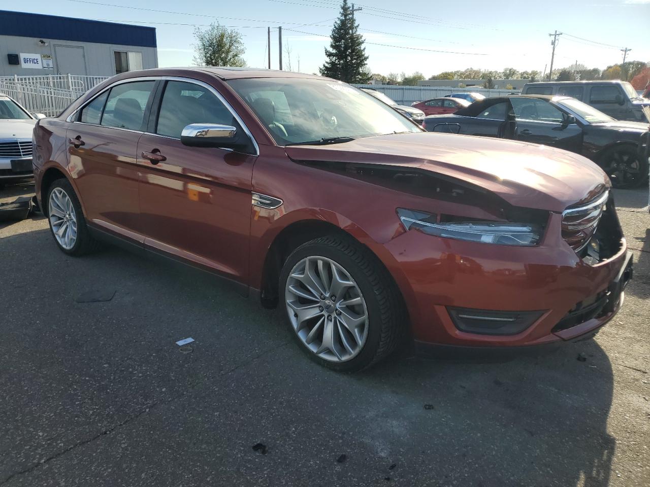 Ford Taurus Limited Image 8
