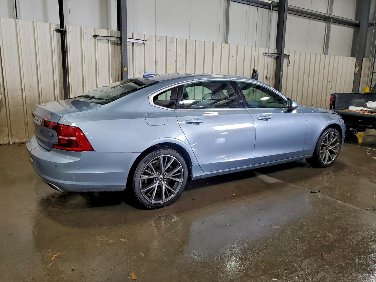 Volvo S90 T6 Momentum Image 6