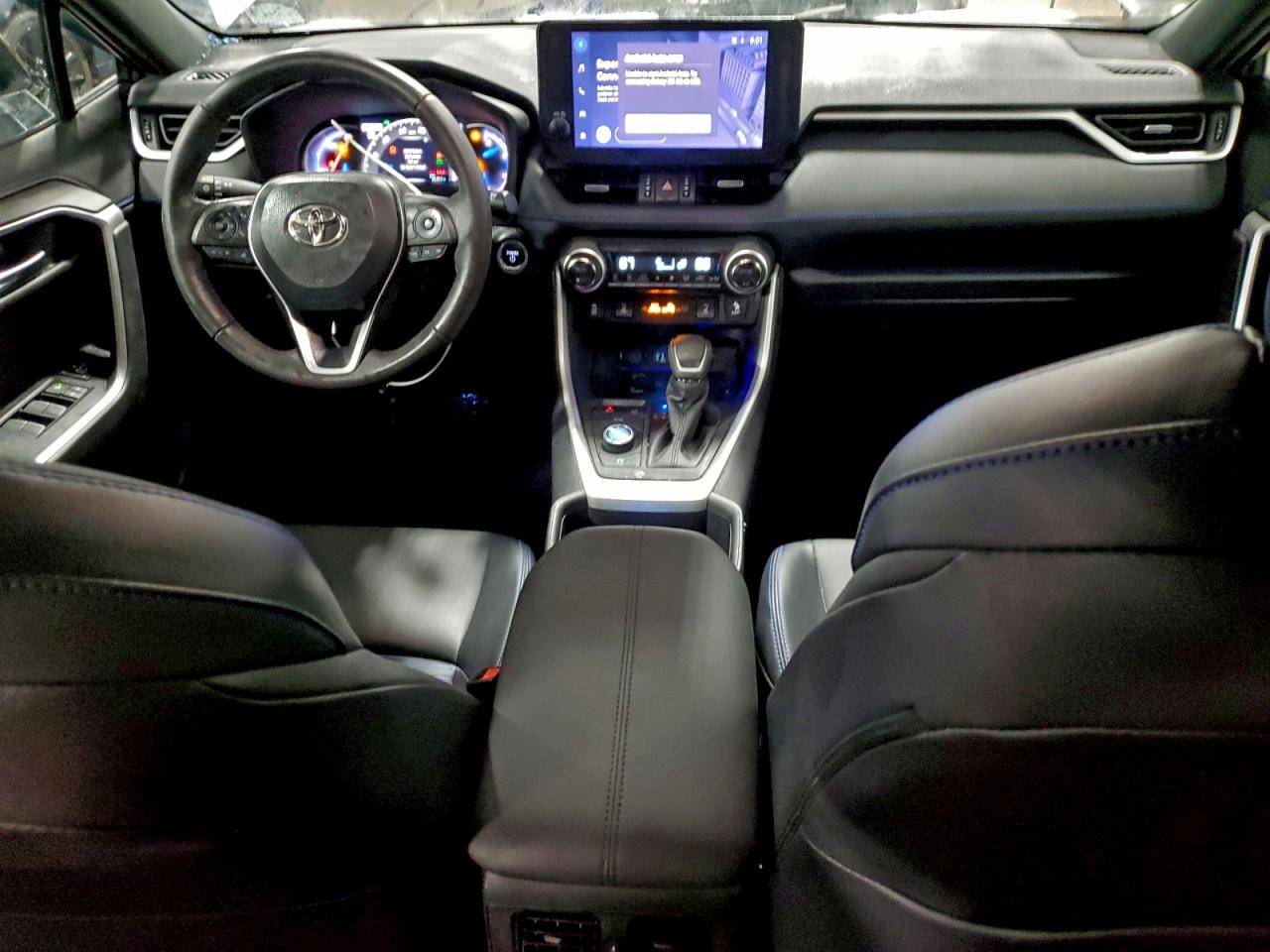 Toyota RAV4 Xse Image 9