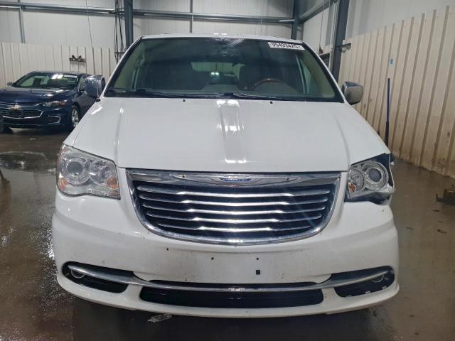 Chrysler Minivan Limited Image 9