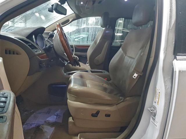 Chrysler Minivan Limited Image 6