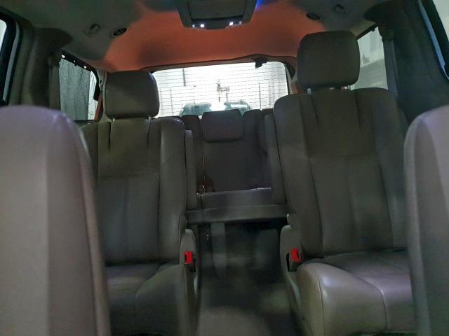 Chrysler Minivan Limited Image 2