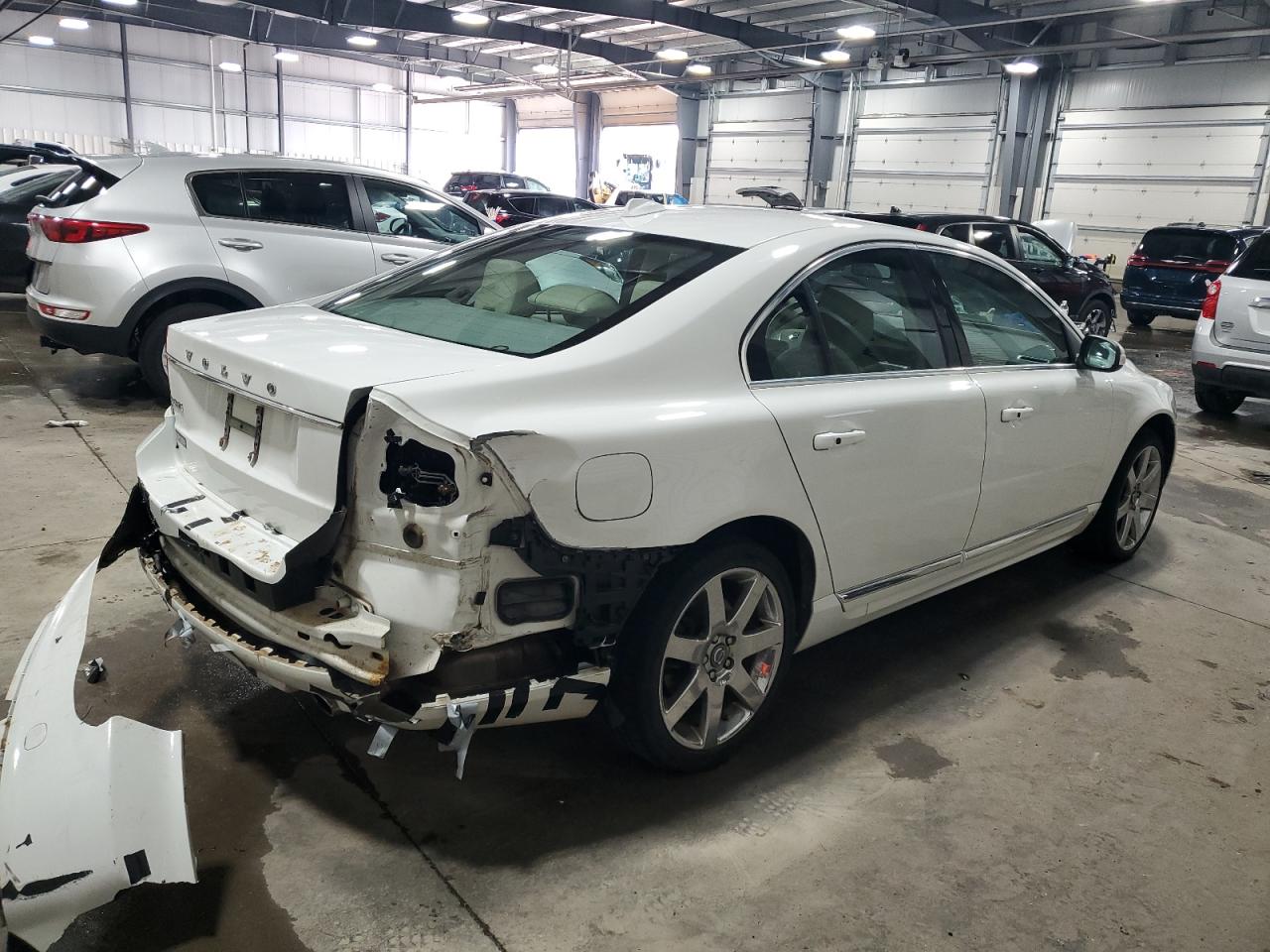 Volvo S80 3.2 Image 2