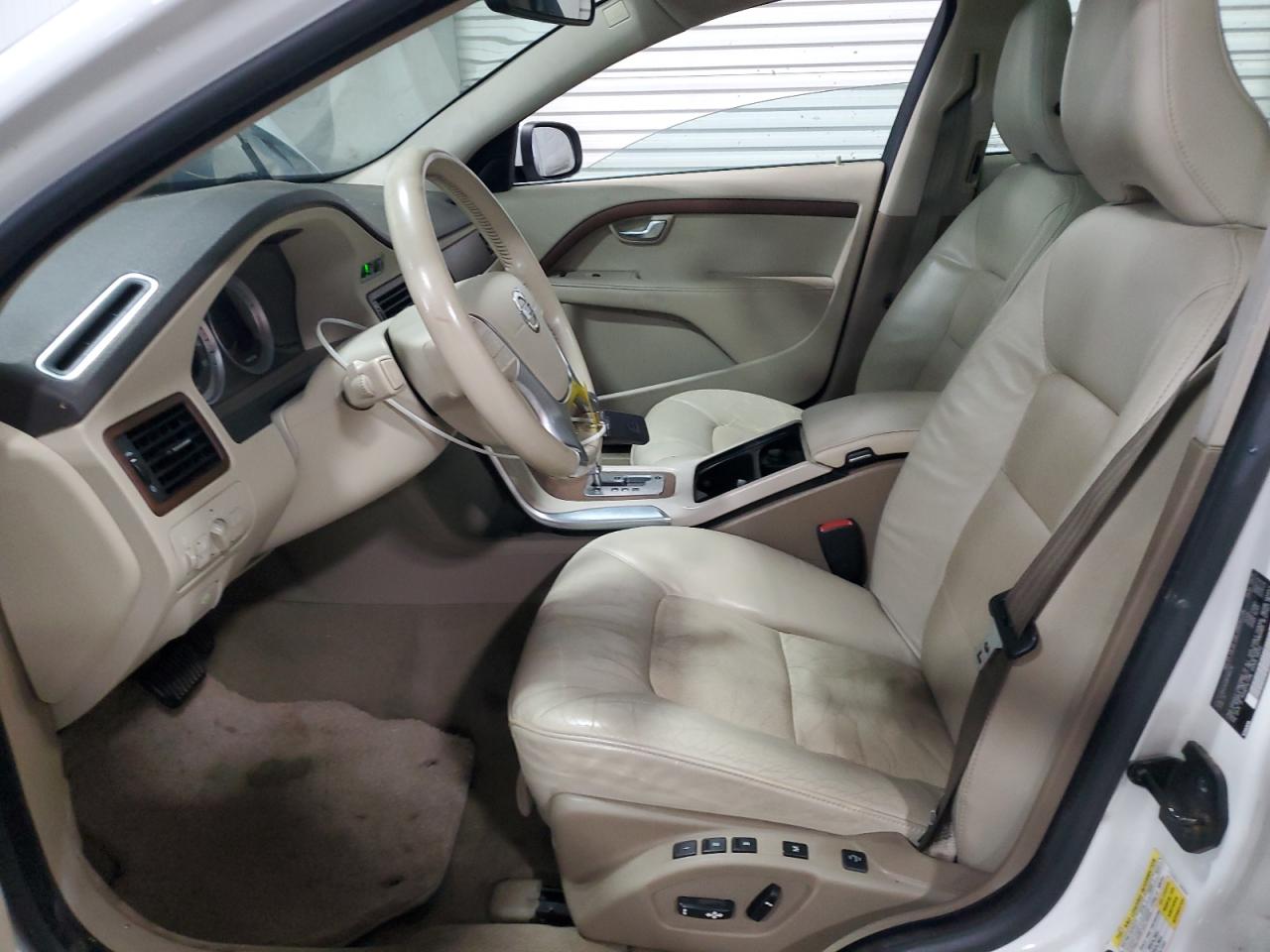 Volvo S80 3.2 Image 12