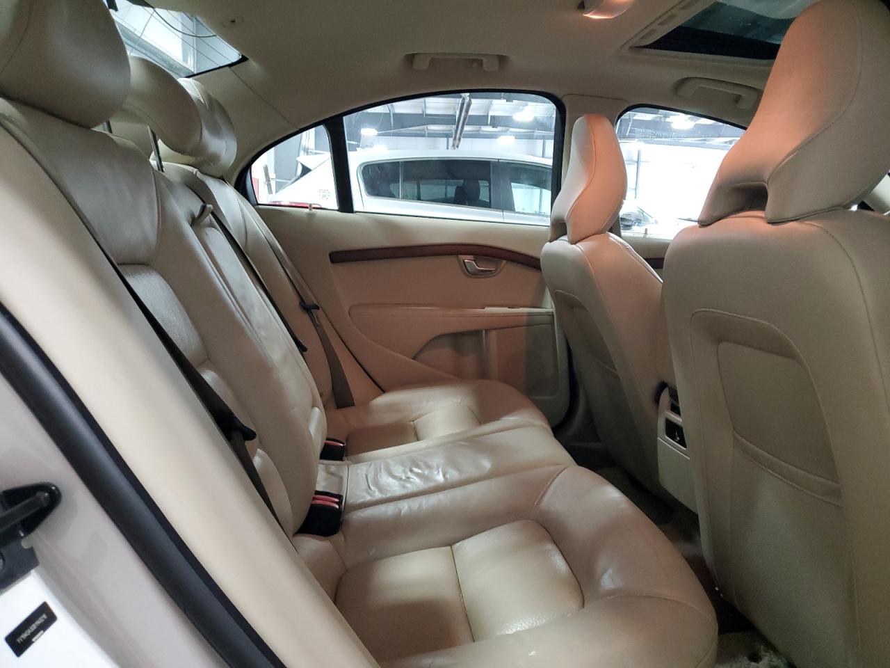 Volvo S80 3.2 Image 9