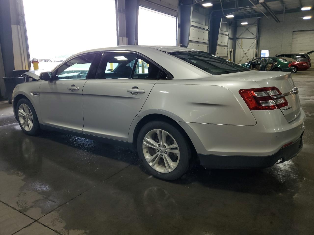 Ford Taurus Sel Image 9