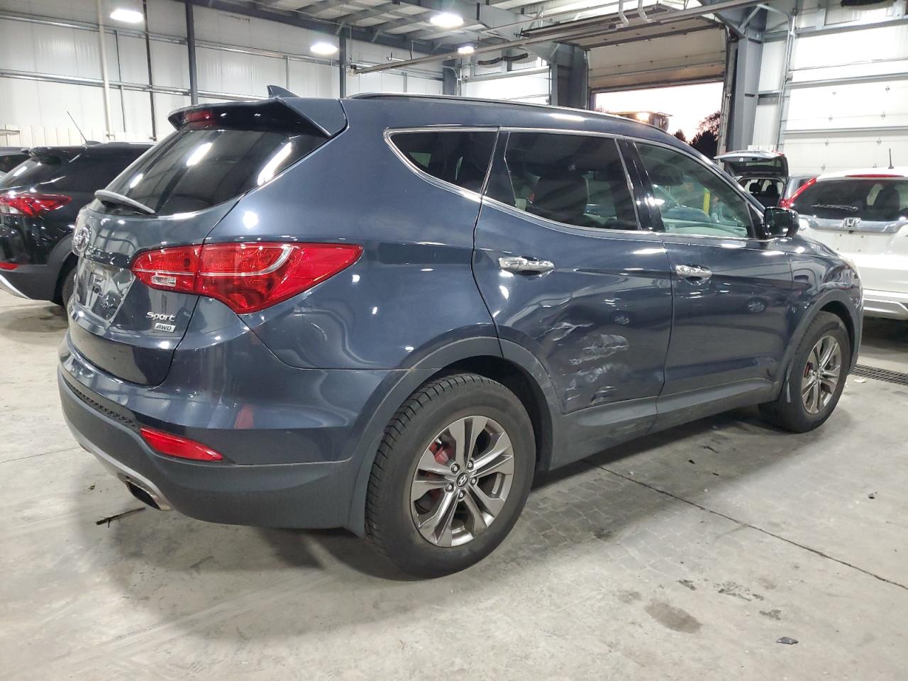 Hyundai SANTA FE Image 12