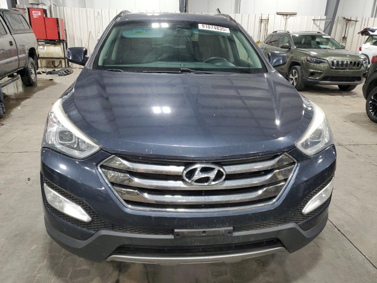 Hyundai SANTA FE Image 3