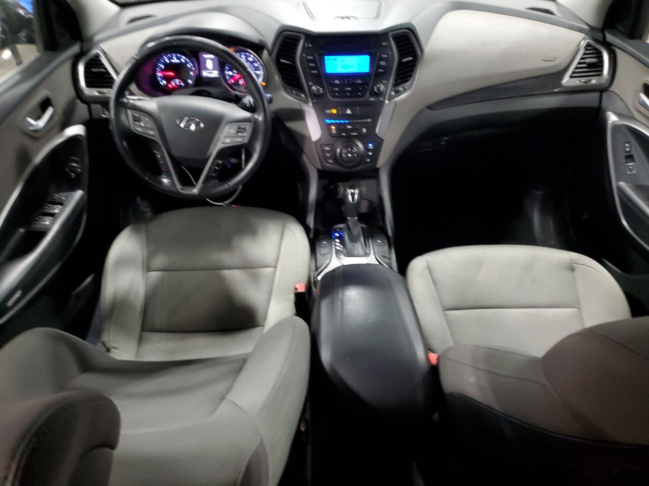 Hyundai SANTA FE Image 5