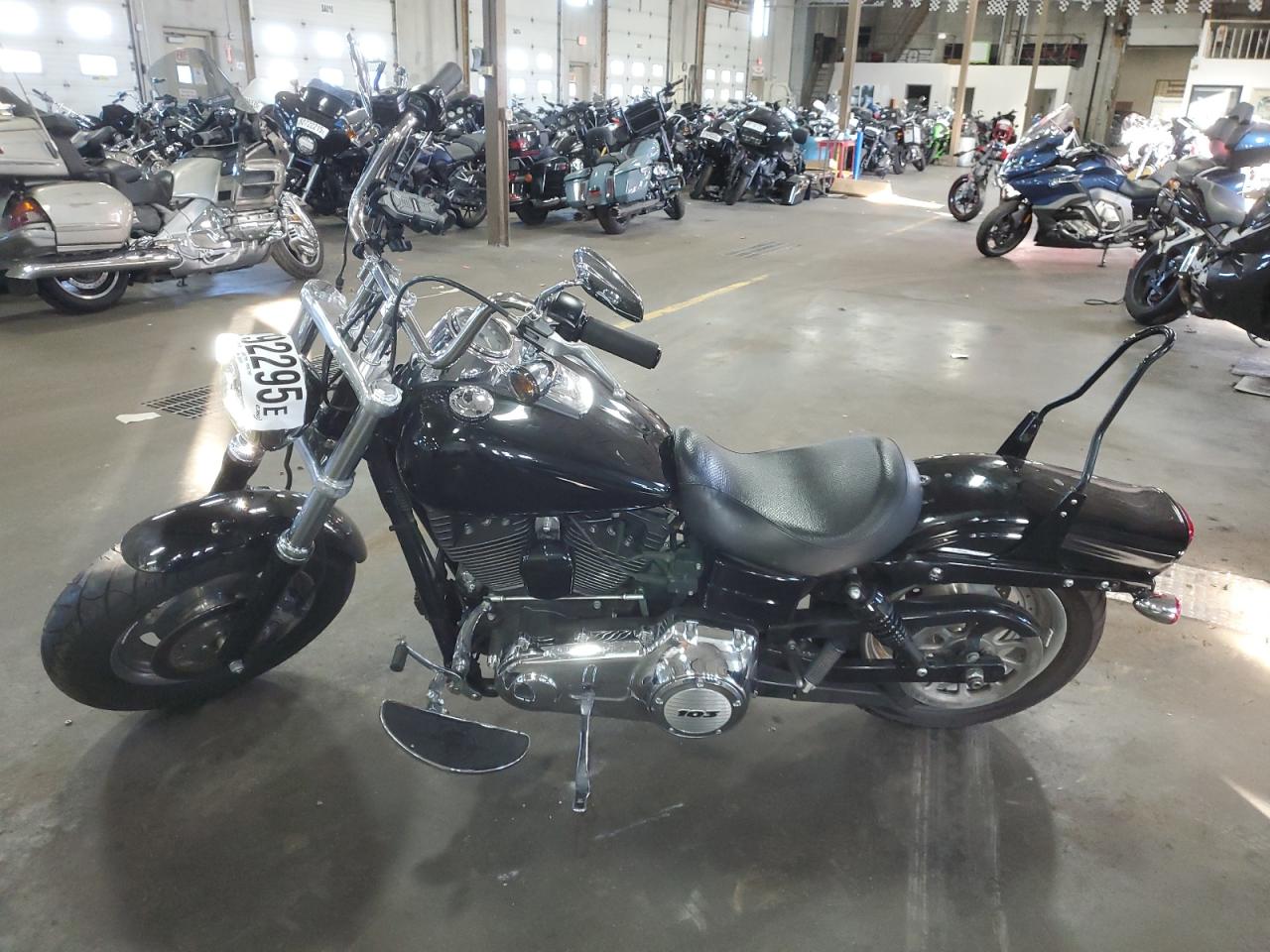 Harley-Davidson Fx Dyna Fat Bob Image 2