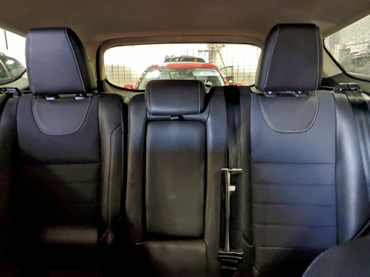 Ford Escape Titanium Image 11