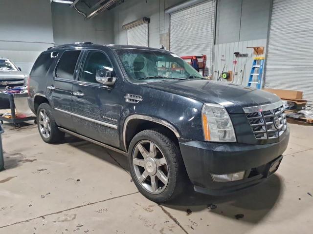Cadillac Escalade Premium Image 11