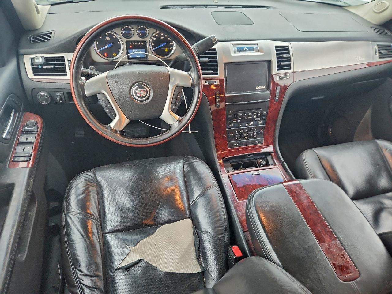 Cadillac Escalade Premium Image 7