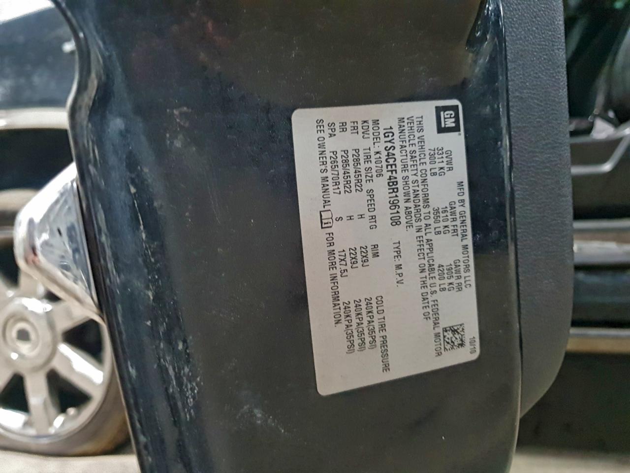 Cadillac Escalade Premium Image 6