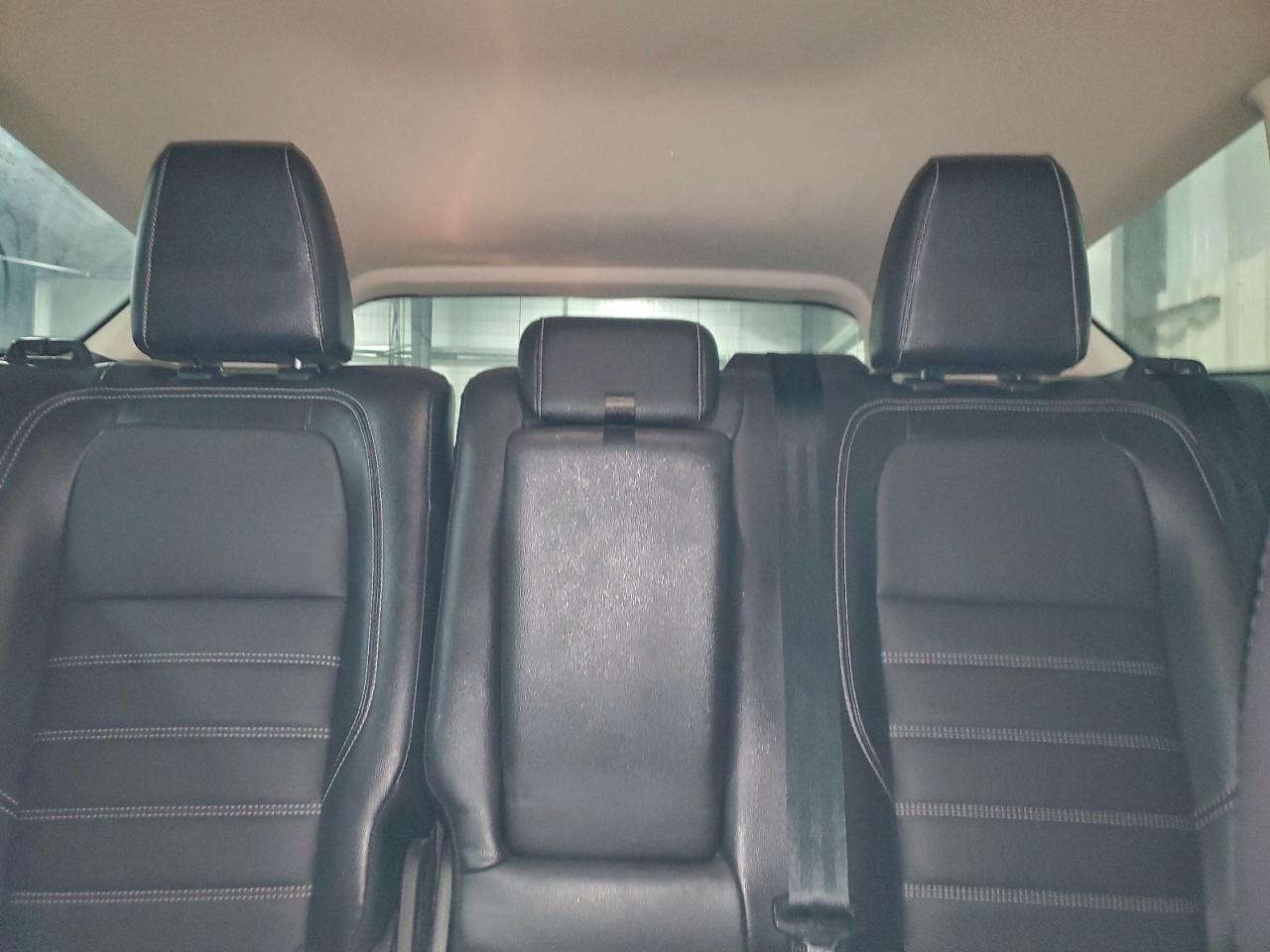 Ford Escape Titanium Image 8