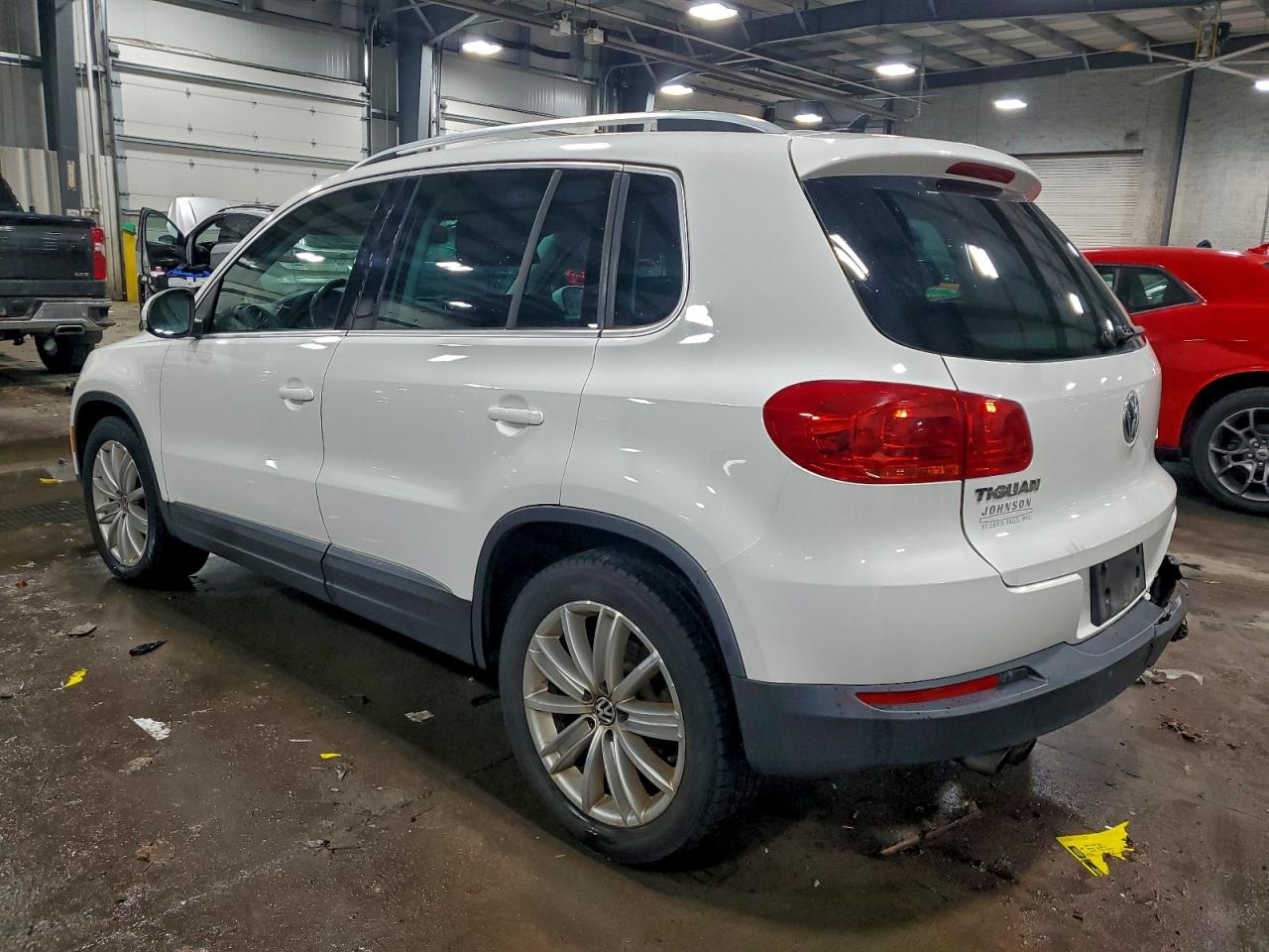 Volkswagen Tiguan S Image 11