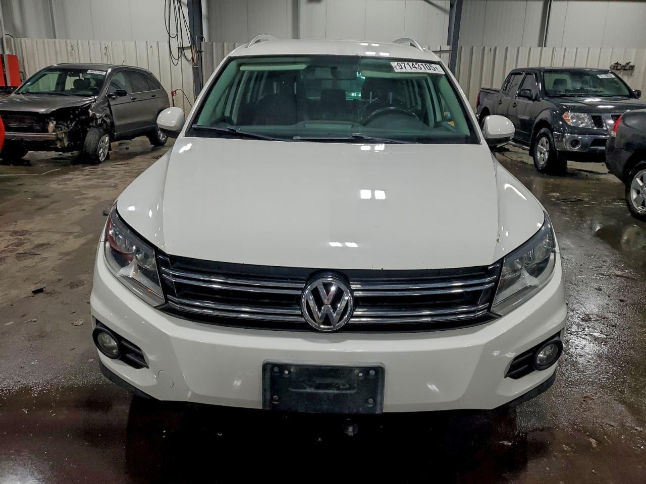 Volkswagen Tiguan S Image 4
