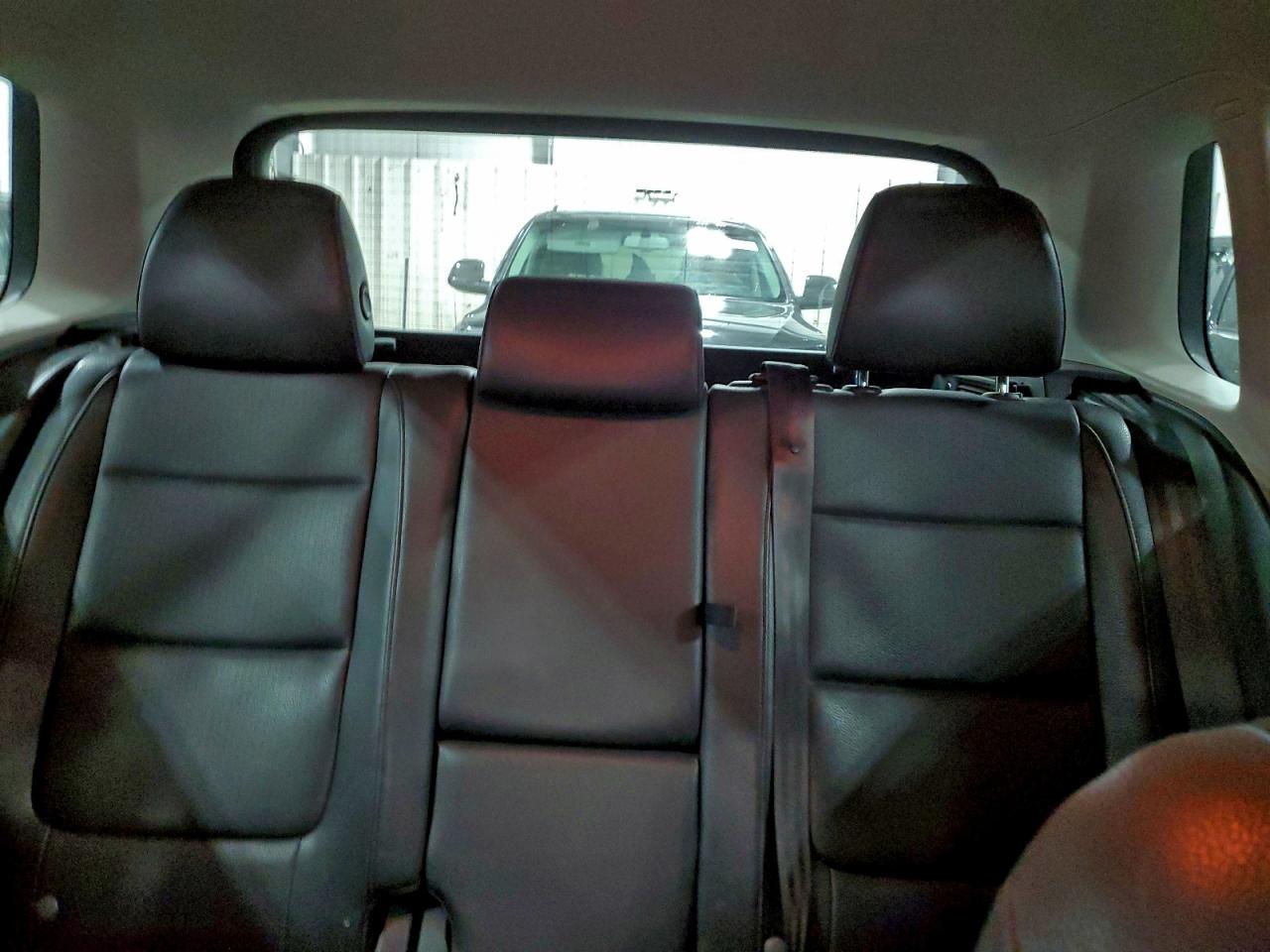 Volkswagen Tiguan S Image 9