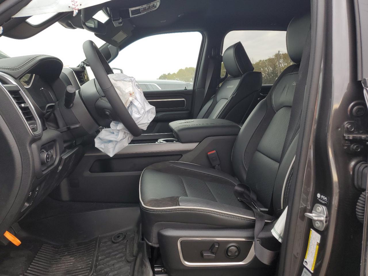 Ram 1500 Laramie Image 3