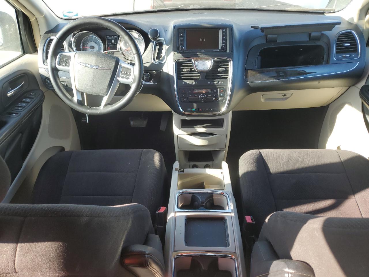 Chrysler Minivan Touring Image 9