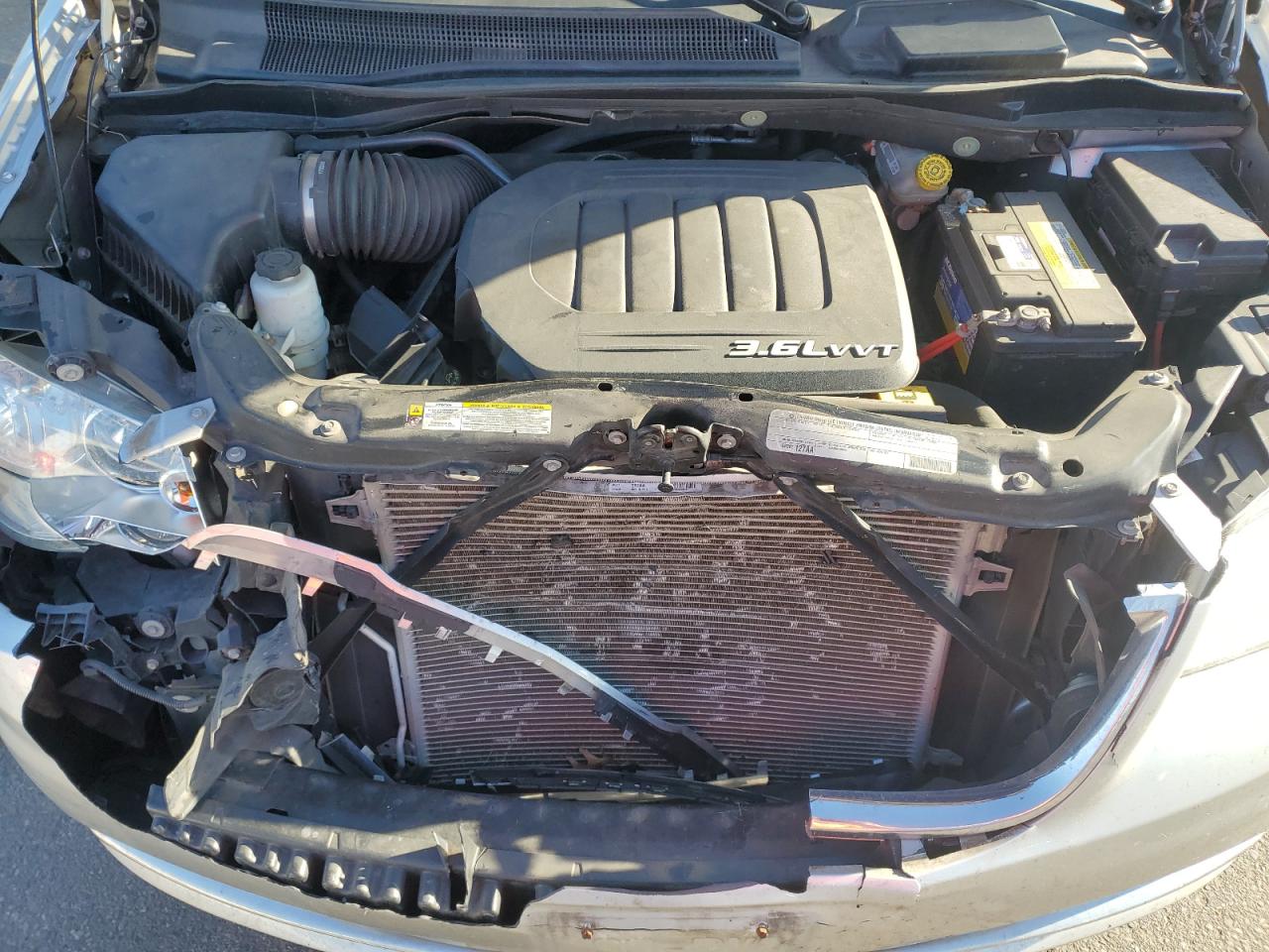 Chrysler Minivan Touring Image 10