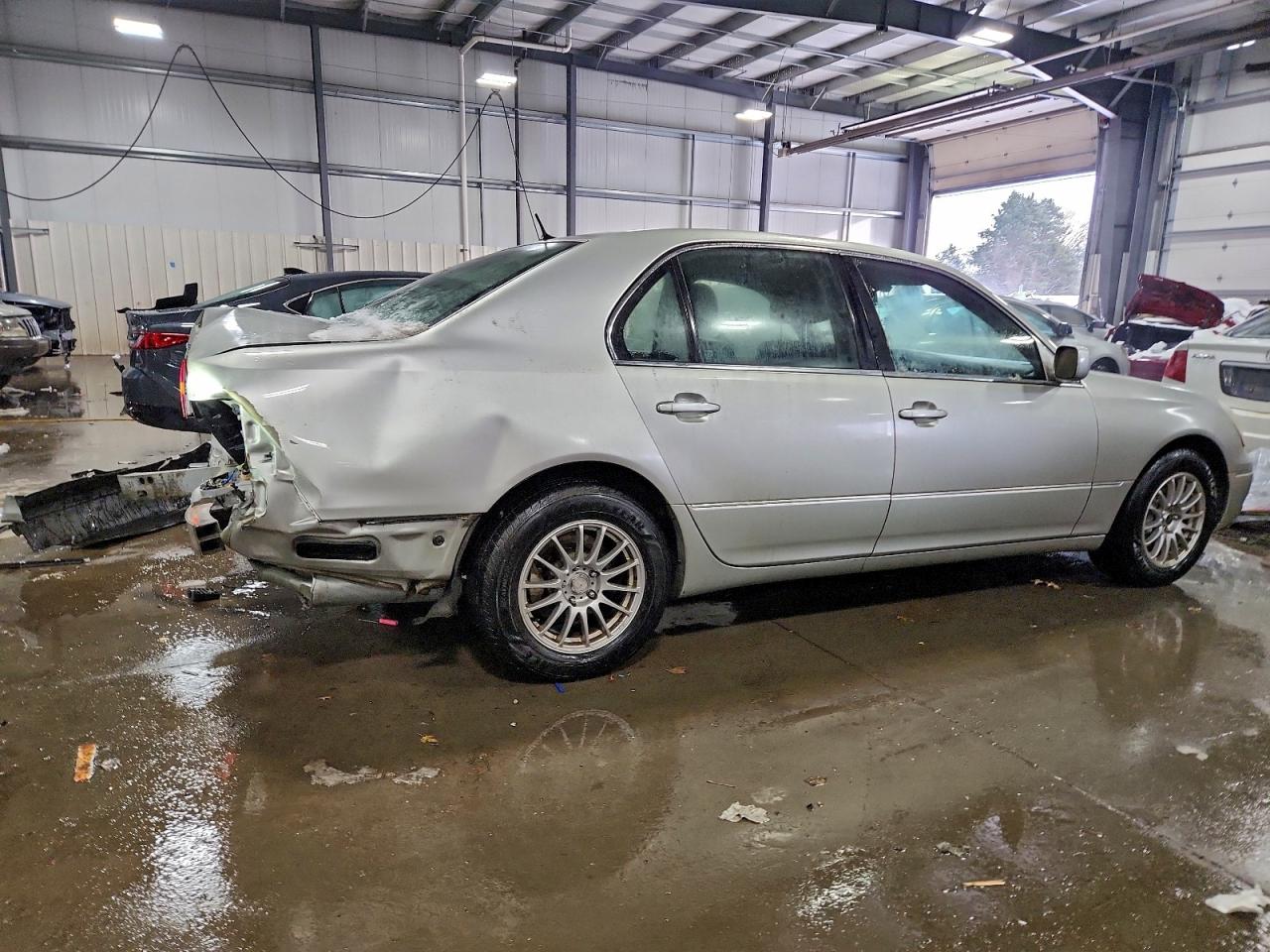 Lexus LS 430 Image 2