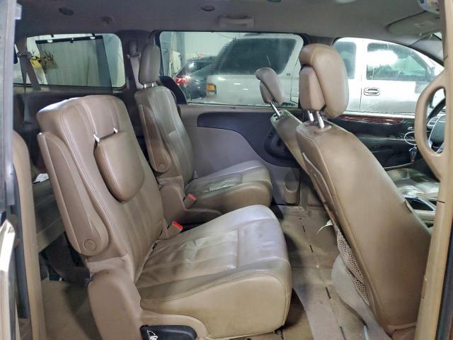 Chrysler Minivan Touring L Image 9