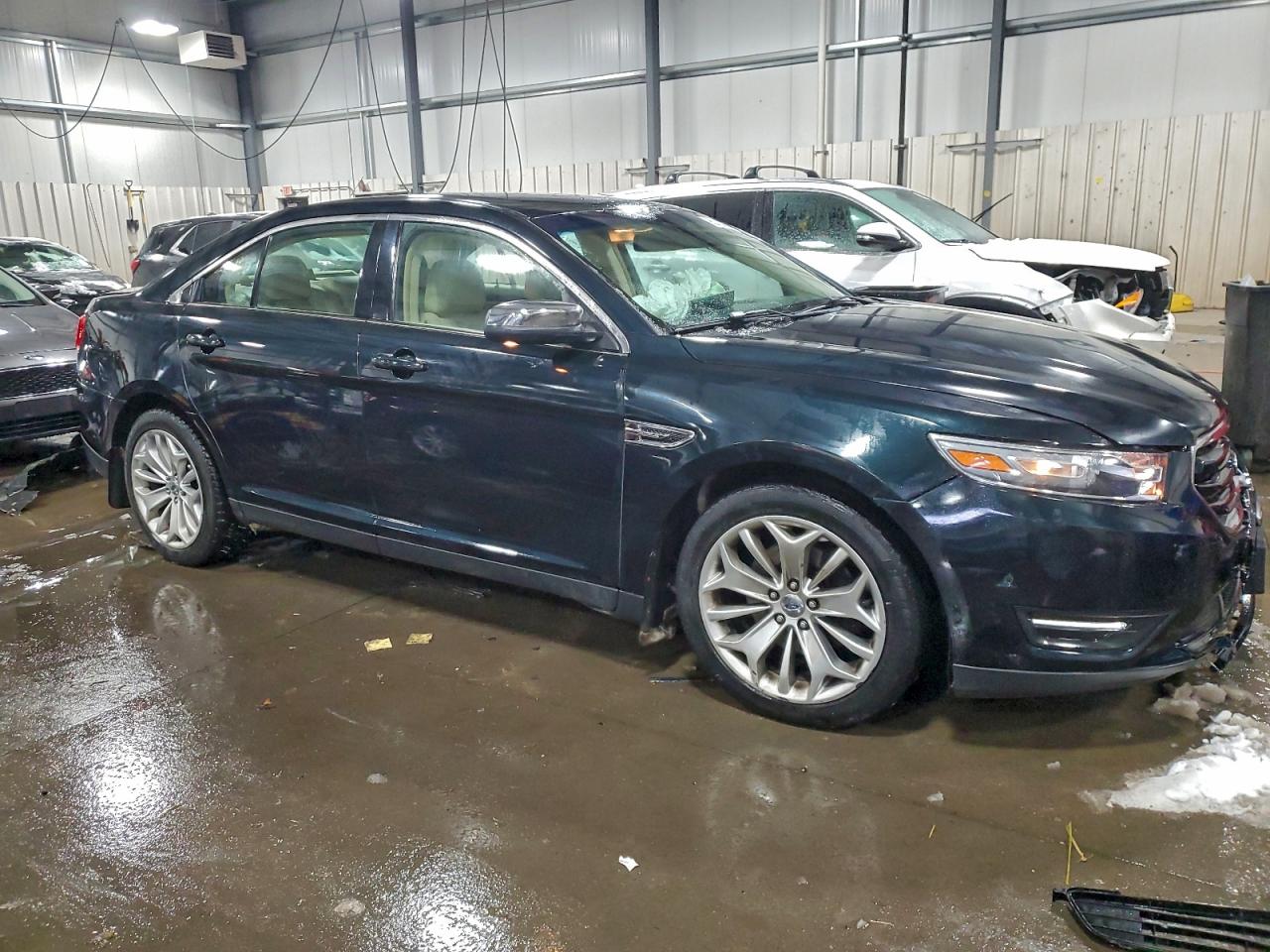 Ford Taurus Limited Image 8
