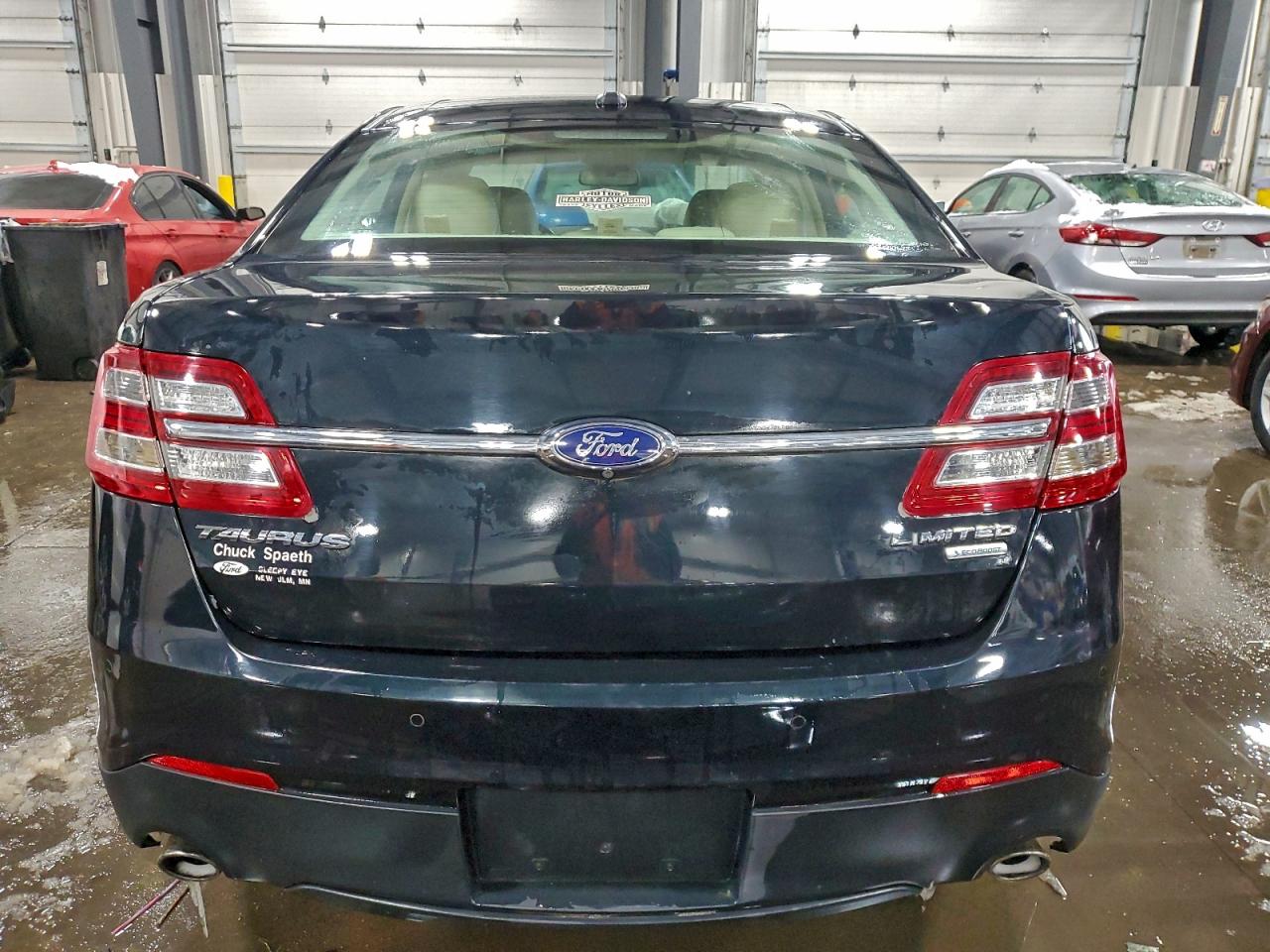 Ford Taurus Limited Image 11