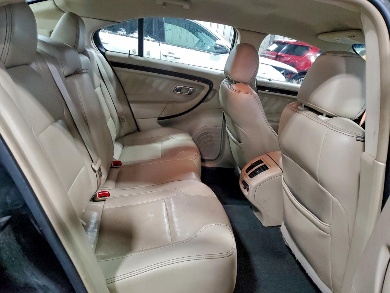 Ford Taurus Limited Image 7