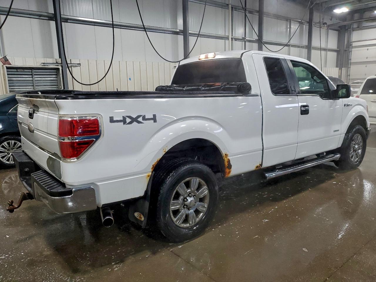 Ford F-150 Super Cab Image 5
