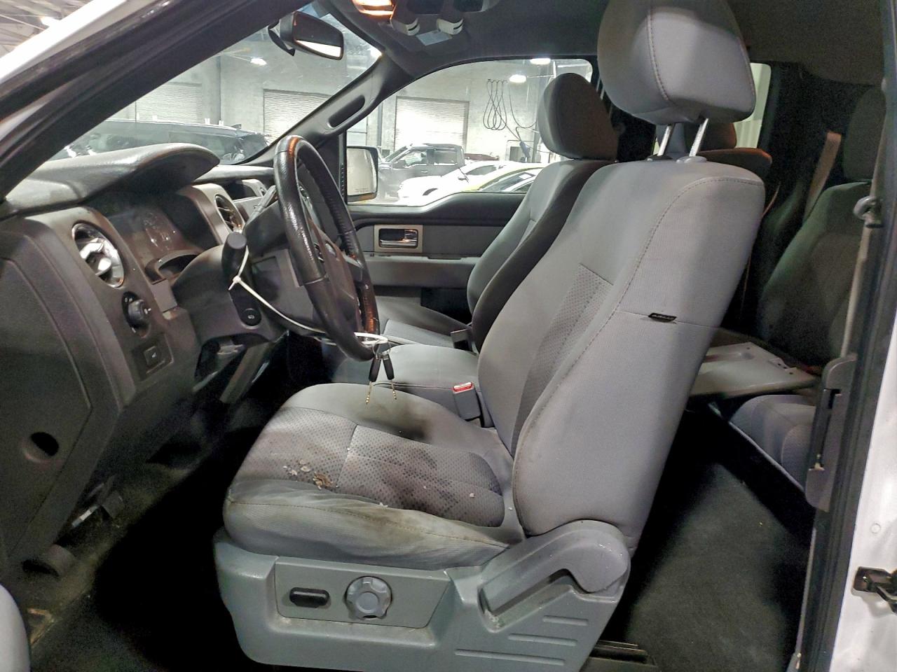 Ford F-150 Super Cab Image 10