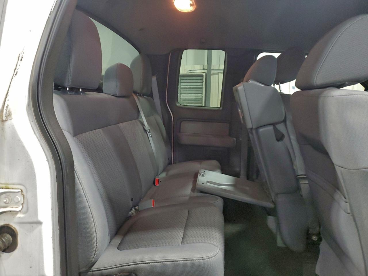 Ford F-150 Super Cab Image 11