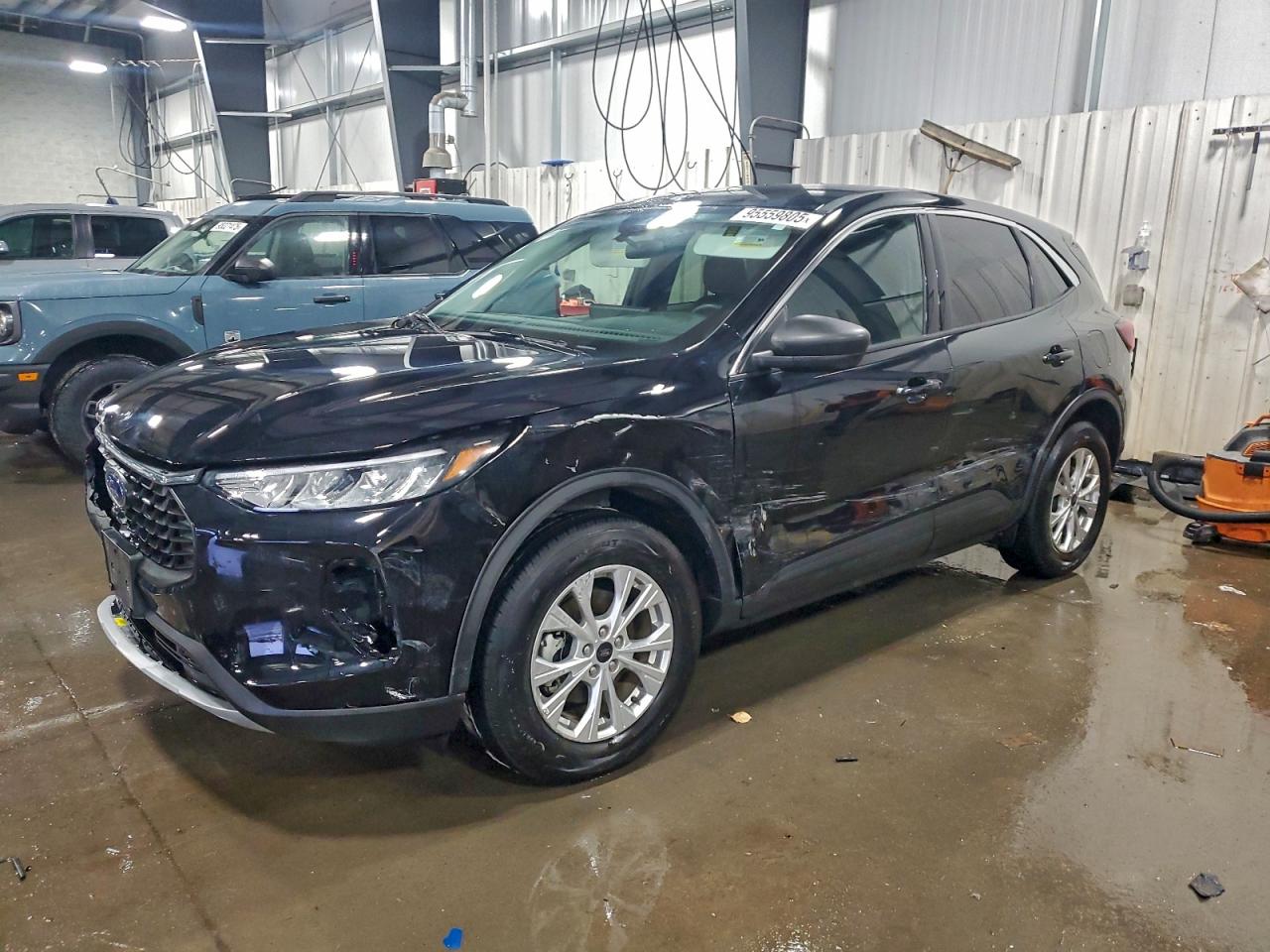 Ford Escape Active Image 1