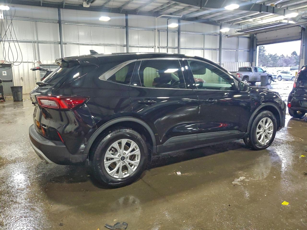 Ford Escape Active Image 7