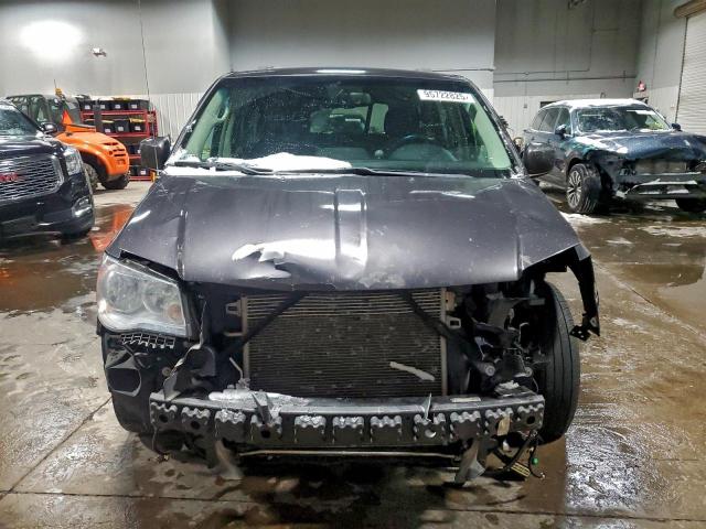 Chrysler Minivan Touring Image 6