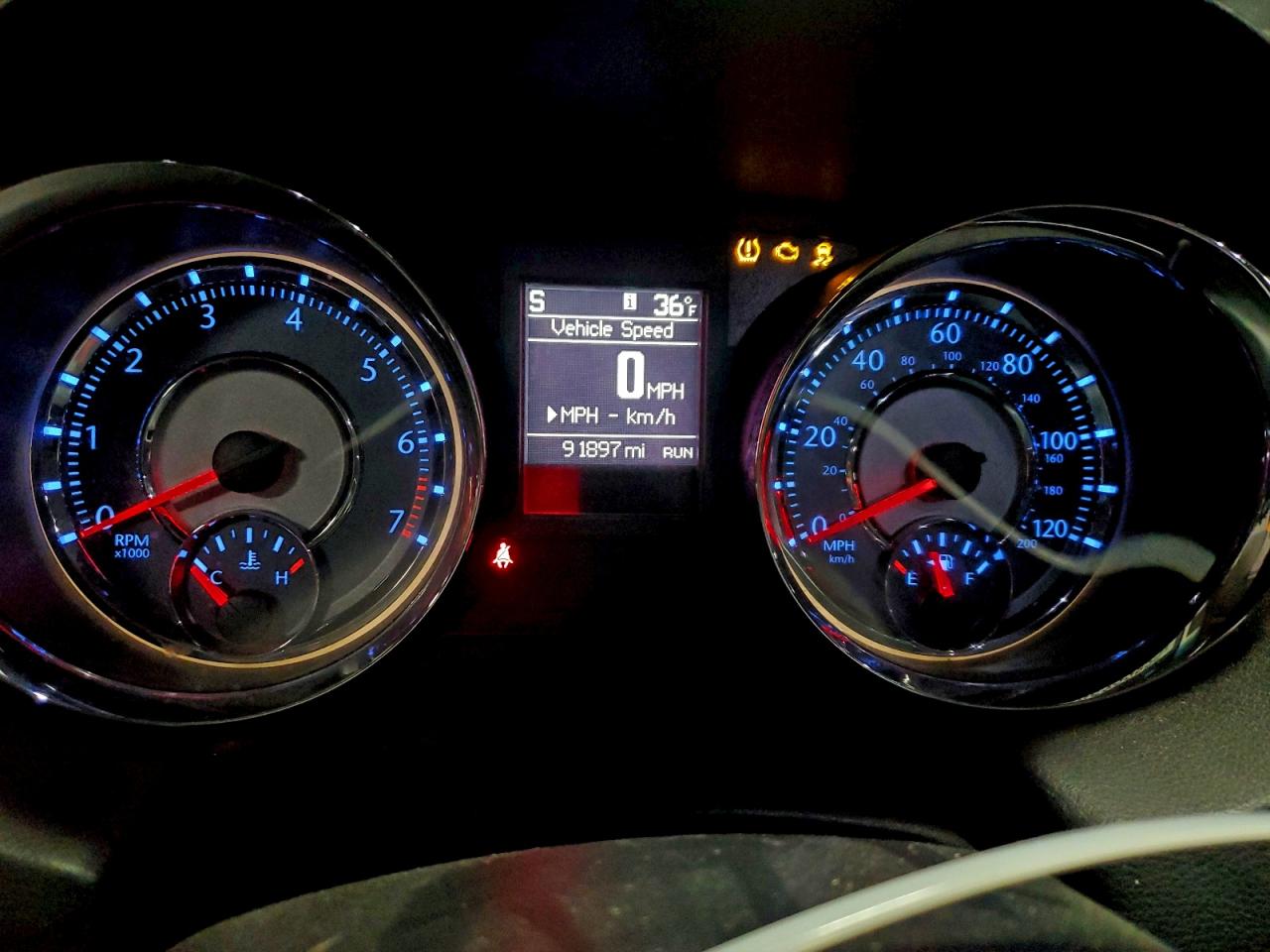 Chrysler Minivan Touring Image 10