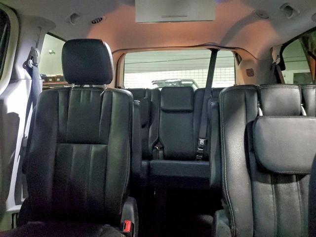 Chrysler Minivan Touring Image 9