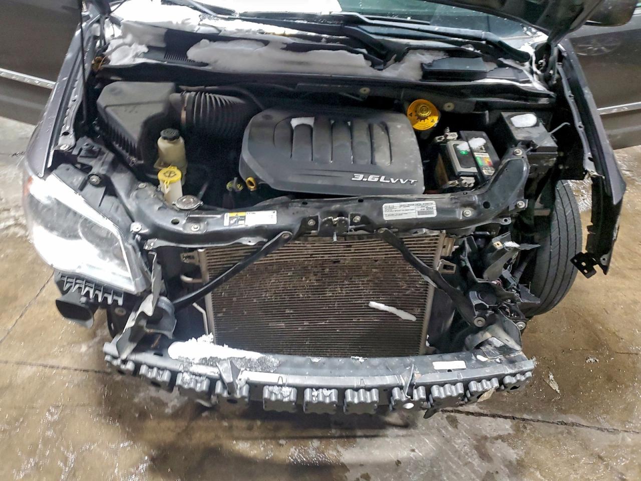 Chrysler Minivan Touring Image 12