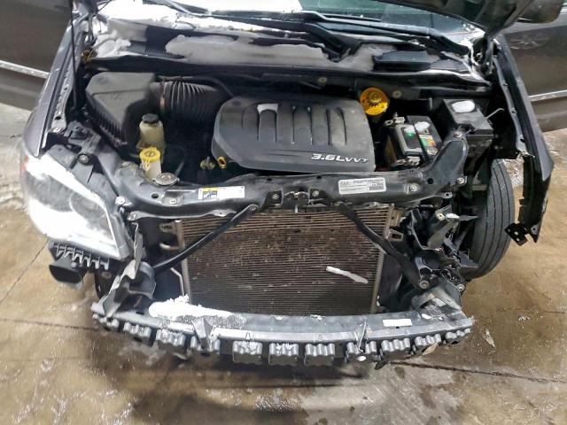 Chrysler Minivan Touring Image 12