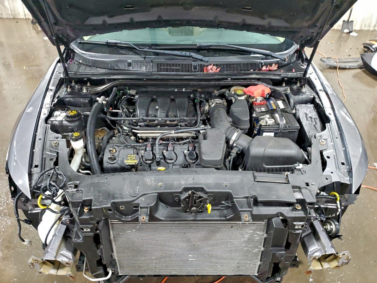 Ford Taurus Limited Image 13