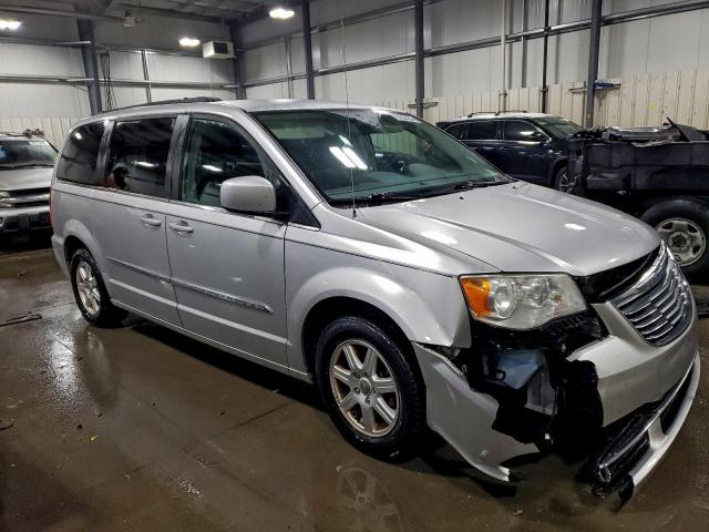 Chrysler Minivan Touring Image 5