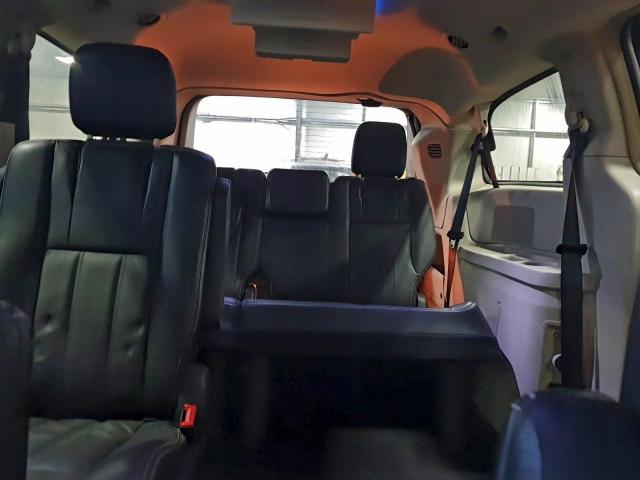 Chrysler Minivan Touring Image 13