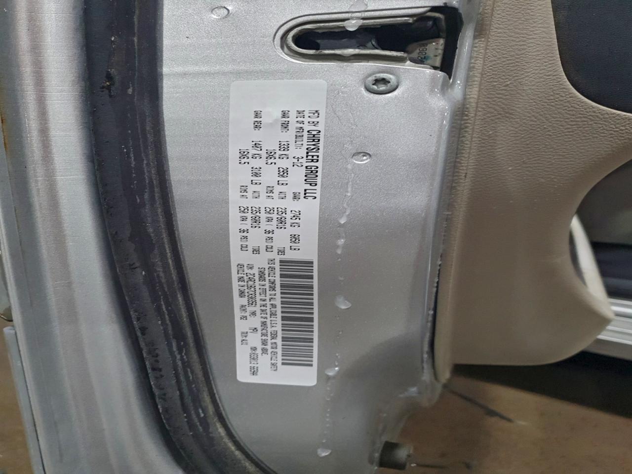 Chrysler Minivan Touring Image 3