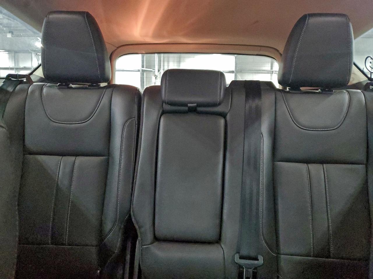 Ford Escape Titanium Image 8