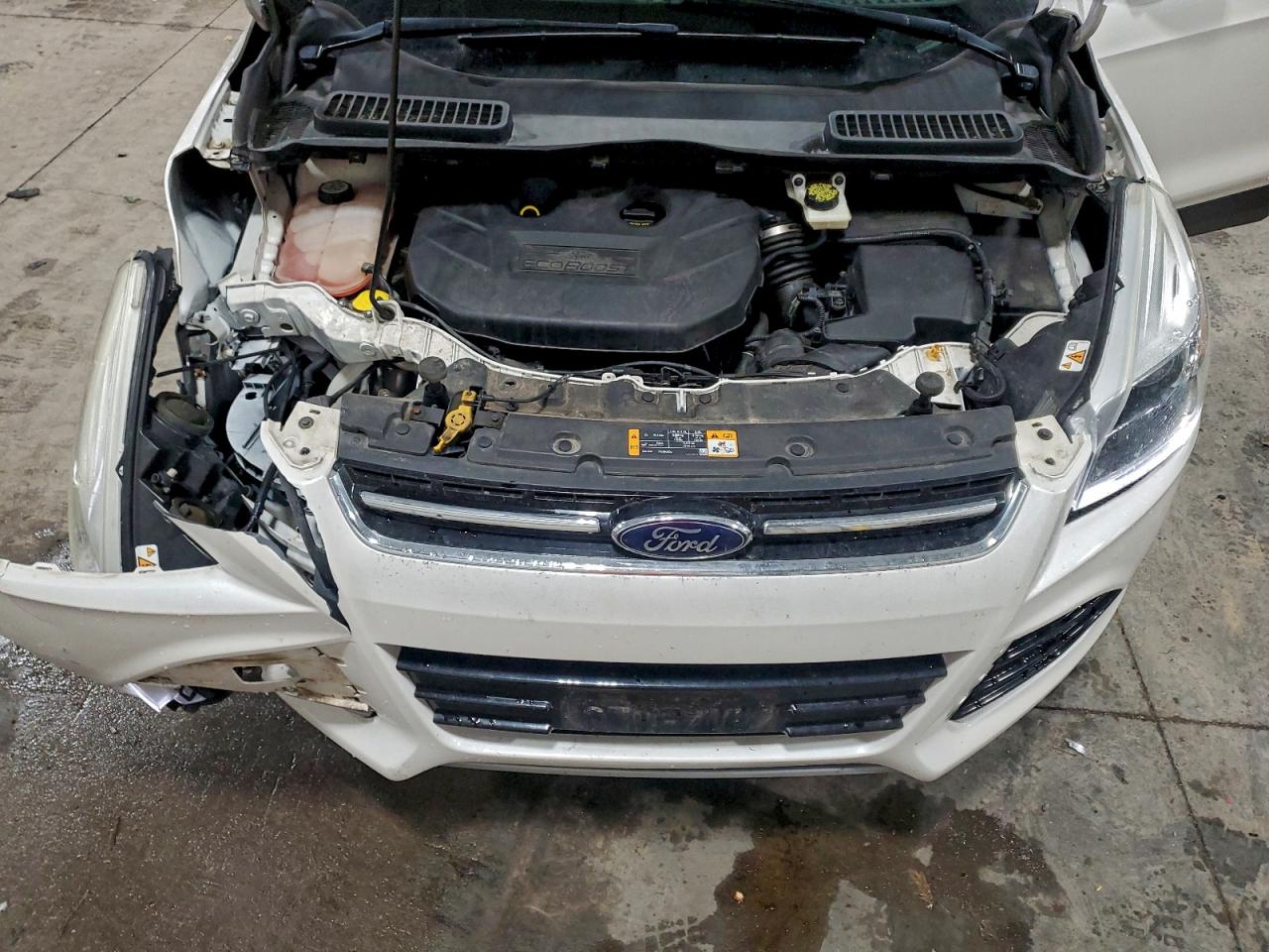 Ford Escape Titanium Image 10