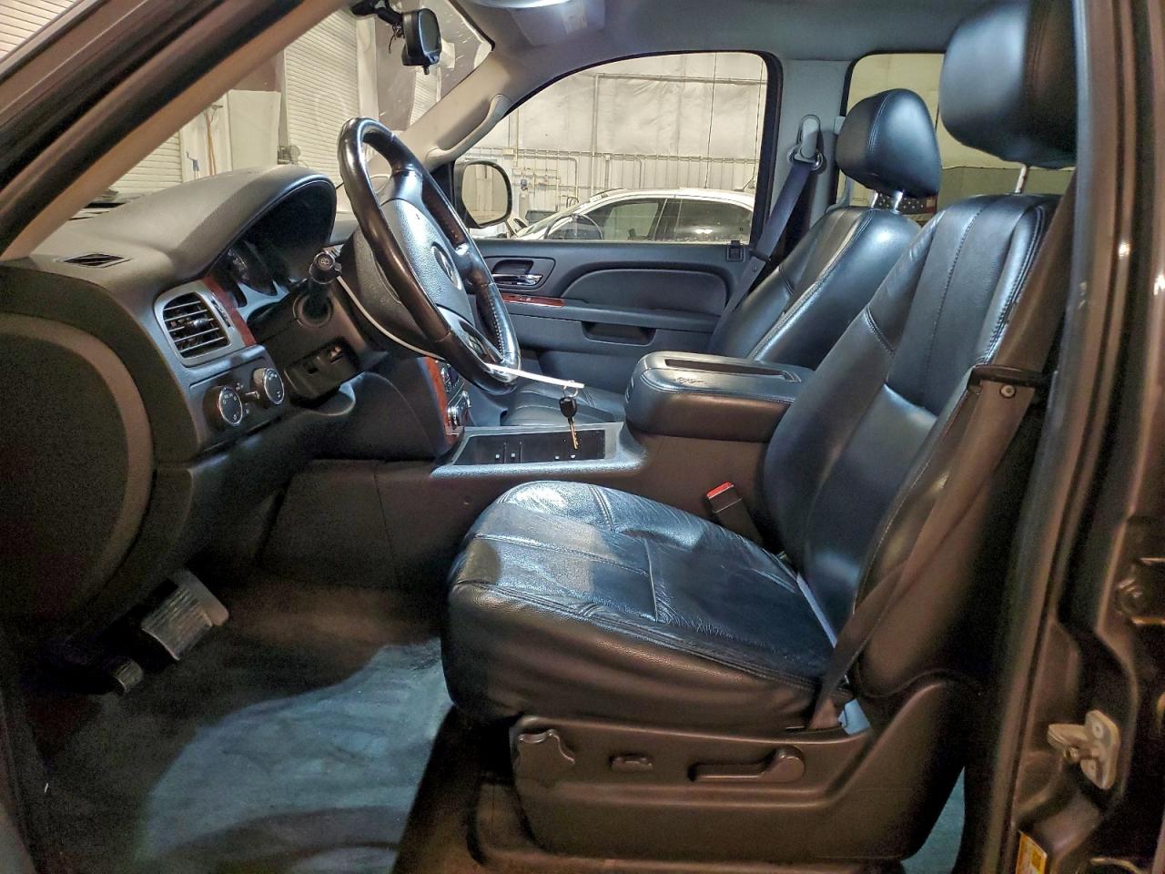 Chevrolet Tahoe K1500 Lt Image 4