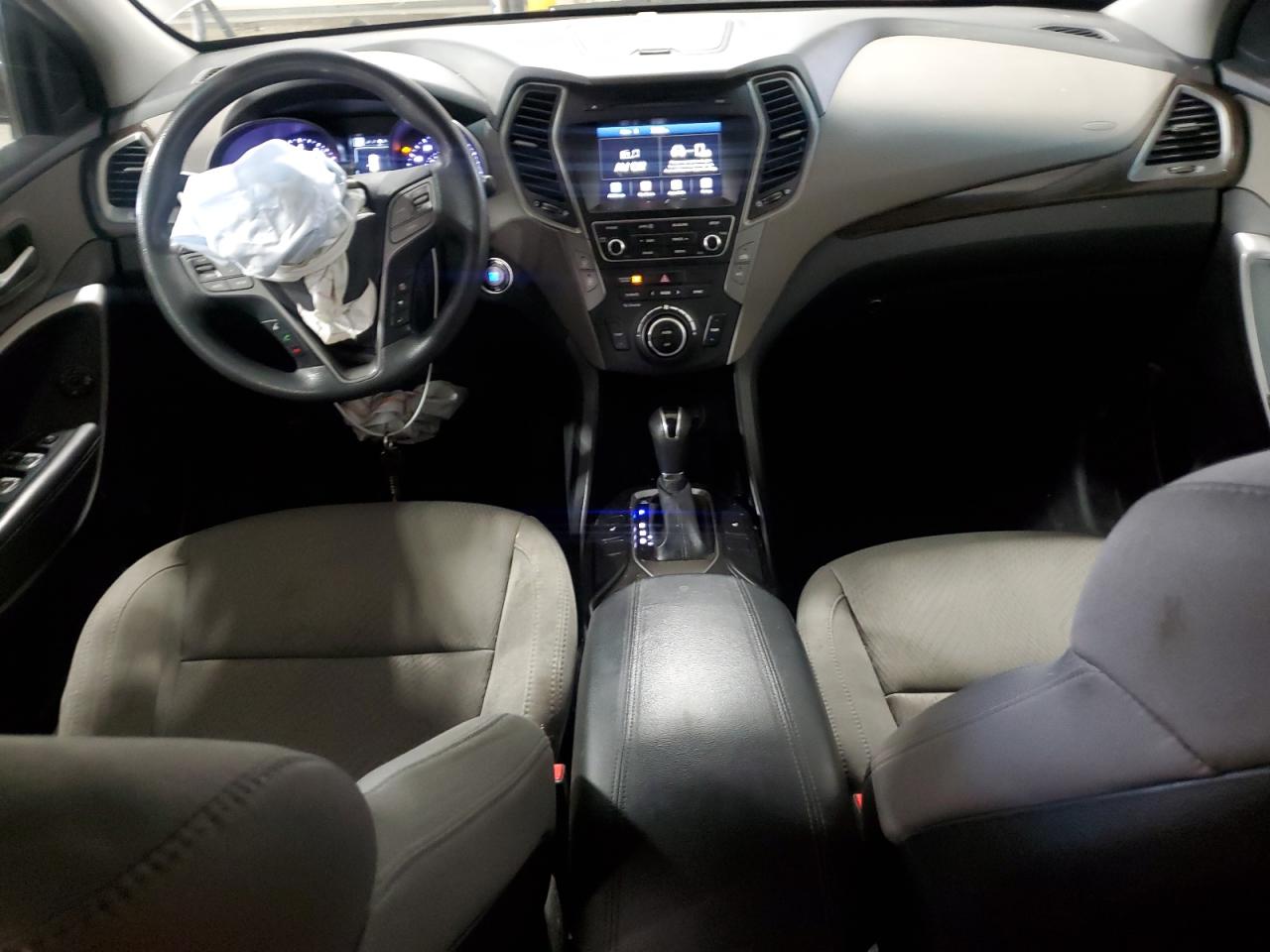 Hyundai SANTA FE Image 13